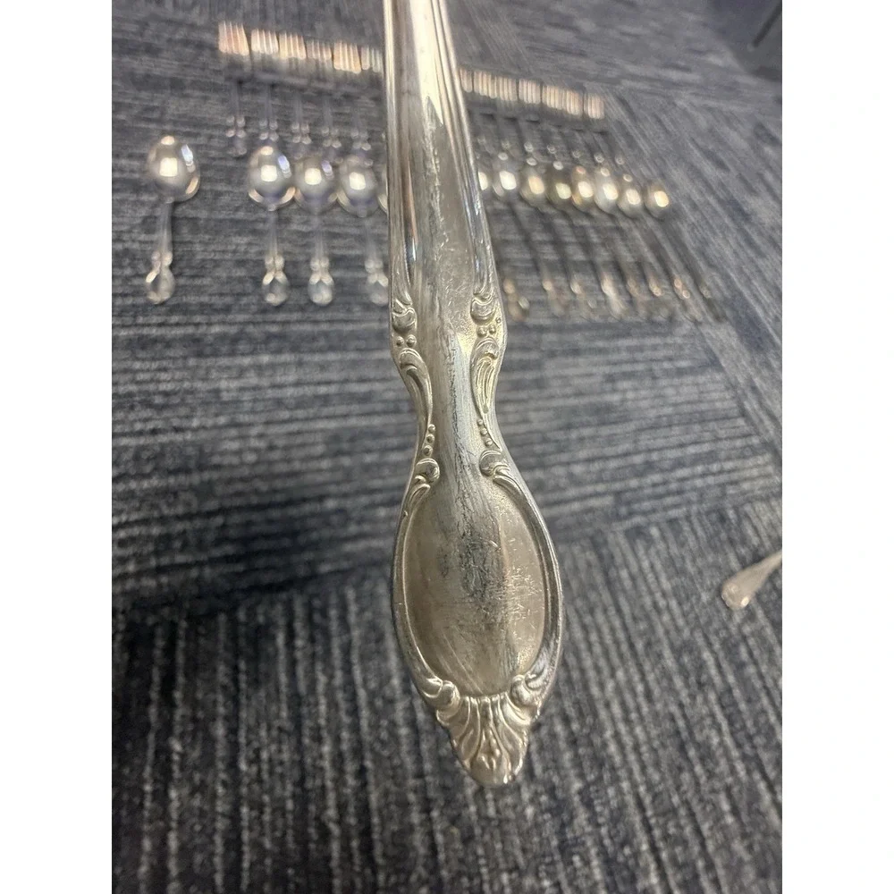30 Pcs Vintage Wm Rogers Precious Mirror Flatware Silver Plate Forks Spoons